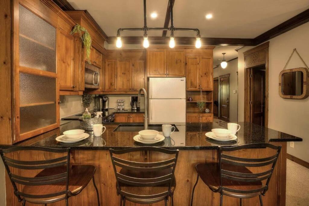 Les Manoirs Wpool & Hot Tub Near Village 110-7 Mont-Tremblant Luaran gambar